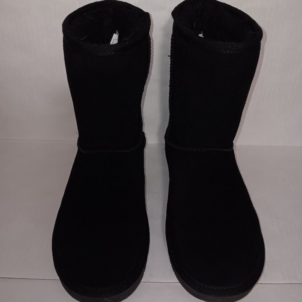 KOOLABURRA BY UGG CLASSIC BOOTS